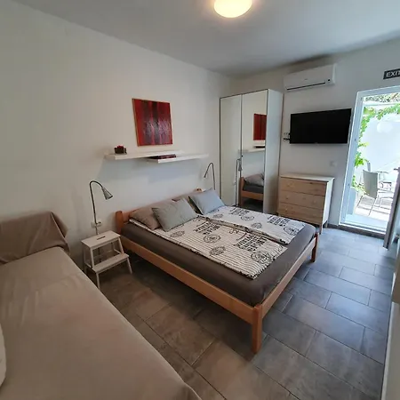 Relax House Rosemary Apartment Draga Bascanska Exterior photo