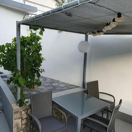 Relax House Rosemary Apartment Draga Bascanska Exterior photo